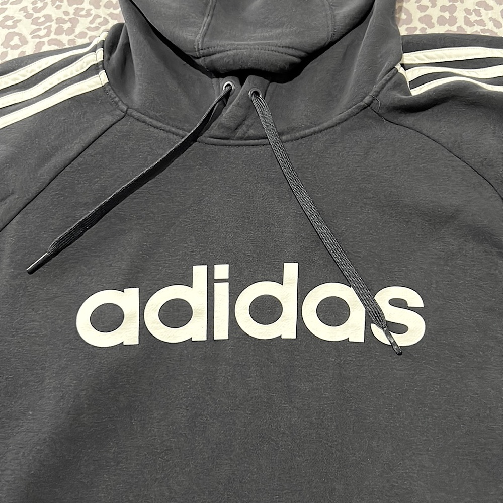 Men’s XL adidas sweatshirt